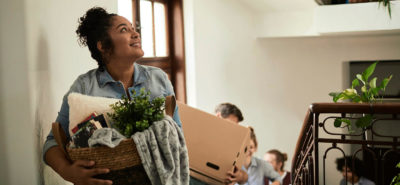 friends moving into apartment together