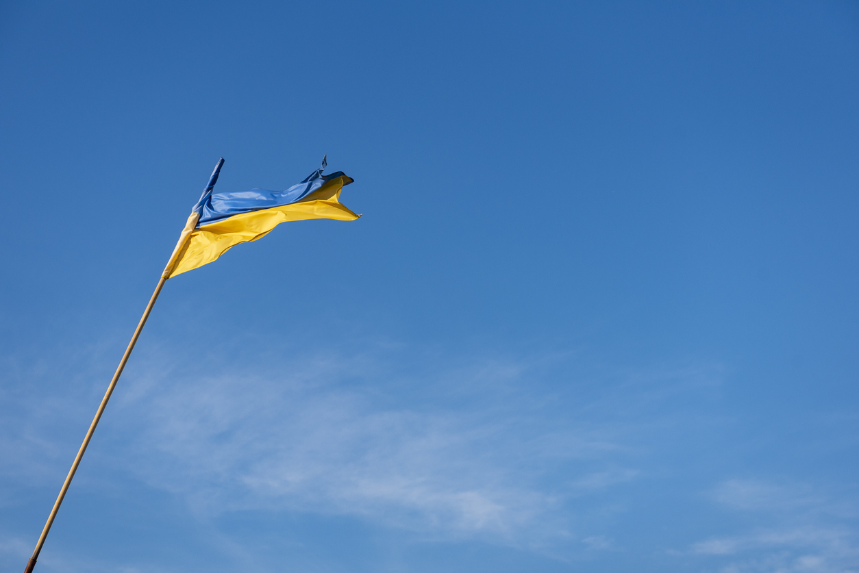 how to send documents from canada to ukraine