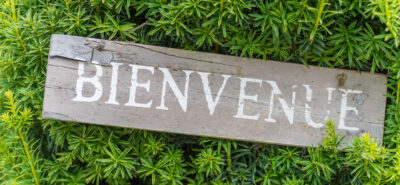 welcome sign in french